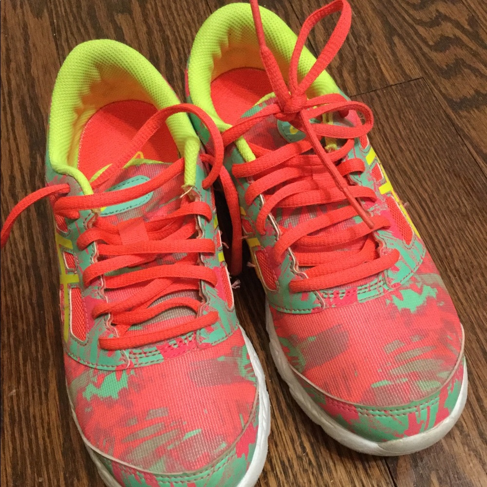 Asics big girls sneaker